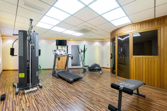 Impresionante villa de 620 metros con piscina, sotano, bodega y GYM!!! — 8