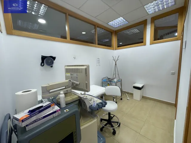 Se alquila local ideal para centro de salud. — 34
