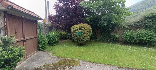 Se vende casa de piedra con jardín en Riva de Ruesga — 9