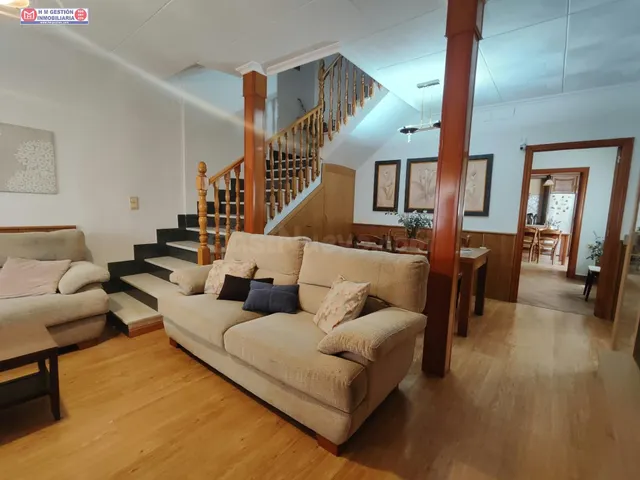 CASA PARA ENTRAR A VIVIR CON GARAJE - foto 2