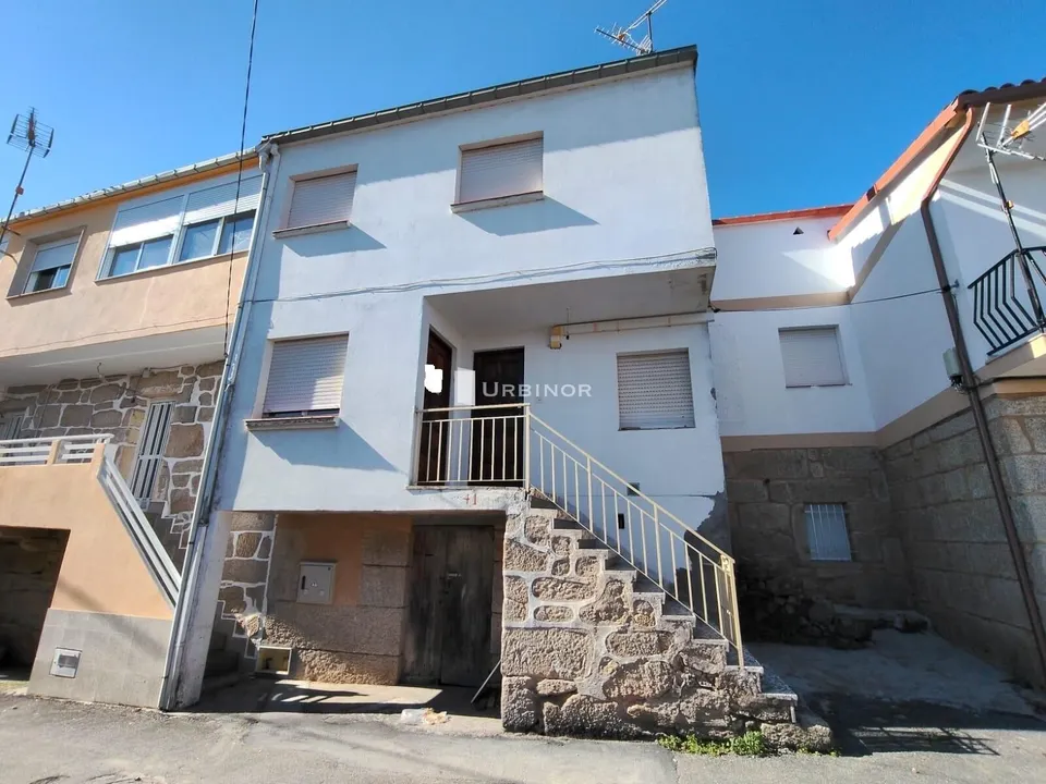 ¡ EN EL CORAZÓN DE LA RIBEIRA SACRA! CASA de 3 plantas, cerca monasterio de SANTO ESTEVO