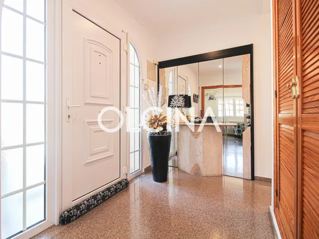 Villa 4 habitaciones 205m² en alquiler - Centro - Zona Alta - foto 2