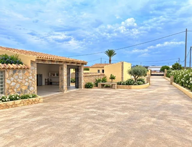 MARAVILLOSA MASÍA EN ABANILLA-BARINAS / MURCIA