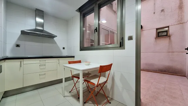 Apartamento de 1 dormitorio en la Calle Senda de Granada — 10