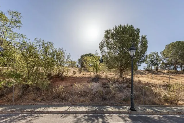 PARCELA 610 M2 EN CORTIJO DE LA LUZ, OTURA. — 3