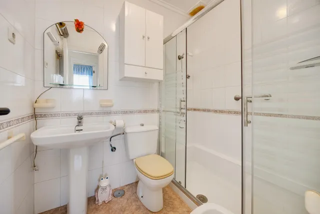 ESPECTACULAR BUNGALOW EN PLANTA ALTA CON PISCINA COMUNITARIA Y PLAZA DE GARAJE — 17