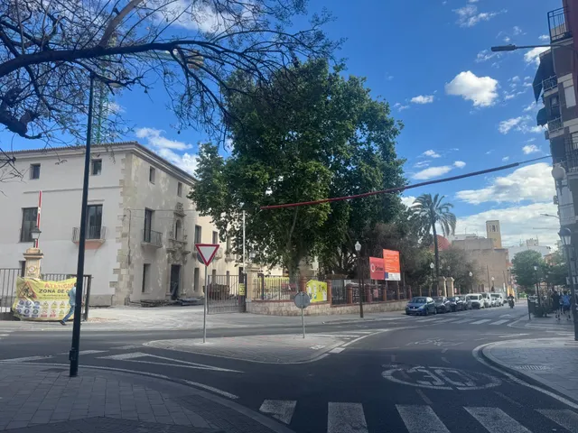 Plaza de Parking en Alquiler en Calle Sevilla — 11