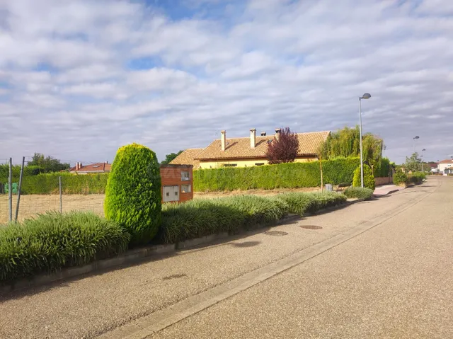 Parcela de 1000m2 en Urb El Soto — 2
