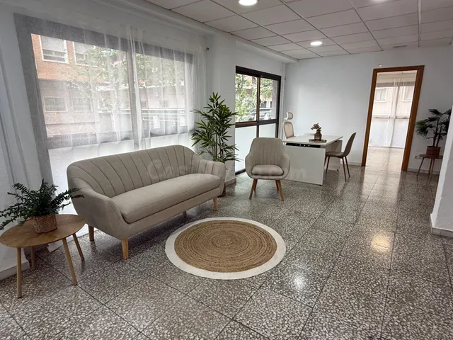Oficina 2 habitaciones 75m² en alquiler - Plaza Obispo Siuri - foto 5