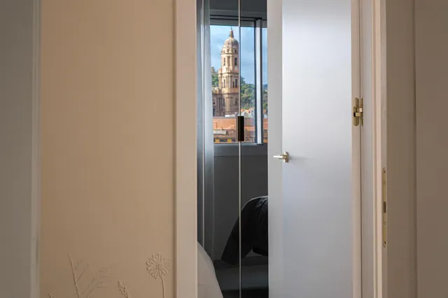 PISO TOTALMENTE REFORMADO EN LA MEJOR ZONA DE MÁLAGA — 43