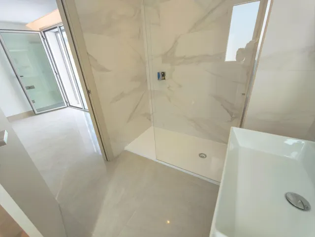 Exclusivo Ático Dúplex en Primera Línea de Golf | 215,51 m2 de Lujo, Vistas Abiertas y Solárium Privado — 25
