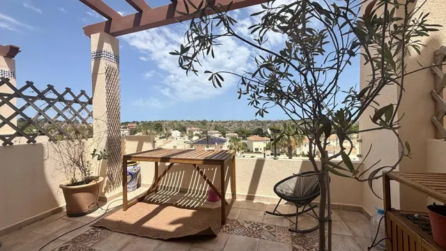 Espacioso apartamento ático-dúplex en la prestigiosa zona ju - foto 2