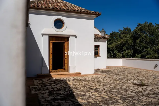 Chalet 4 habitaciones 525m² en venta - South of spain — 46