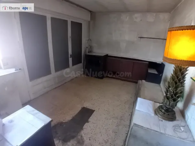 TERRENO CON CASA UNIFAMILIAR EN URBANIZACIÓN TERRABRAVA DE T - foto 3