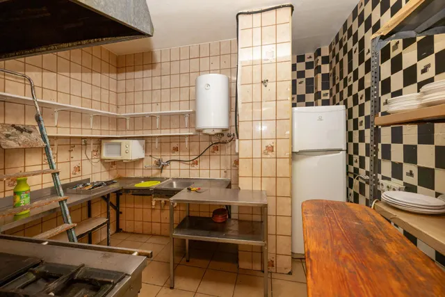 LOCAL COMERCIAL DE 106 m2 EN VENTA EN GRANADA — 14