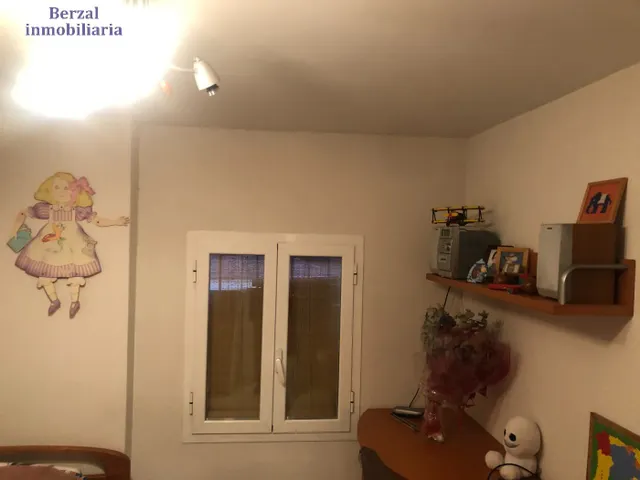 Casa de pueblo, para entrar a vivir, en entorno privilegiado de montaña. — 35