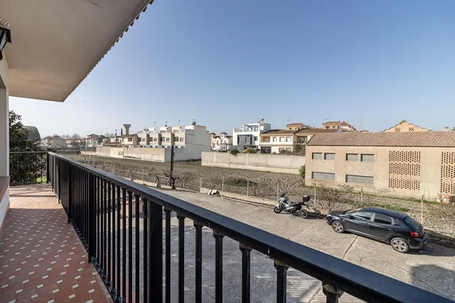 Casa con terreno y nave en Santa Fe — 42