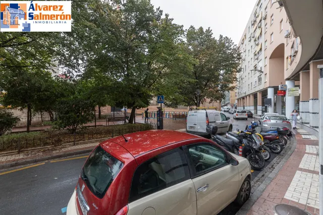 Local comercial en venta en calle agustina de aragón — 21