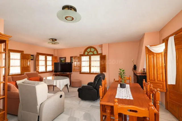 Chalet independiente con piscina en Híjar, Las Gabias — 3