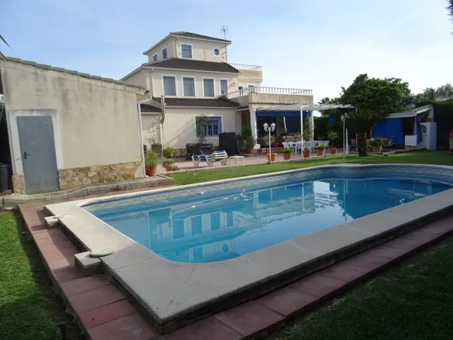 Casa o chalet independiente en carretera del aeropuerto — 29