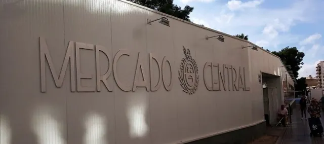 LOCAL COMERCIAL EN AV. PAIS VALENCIANO — 5