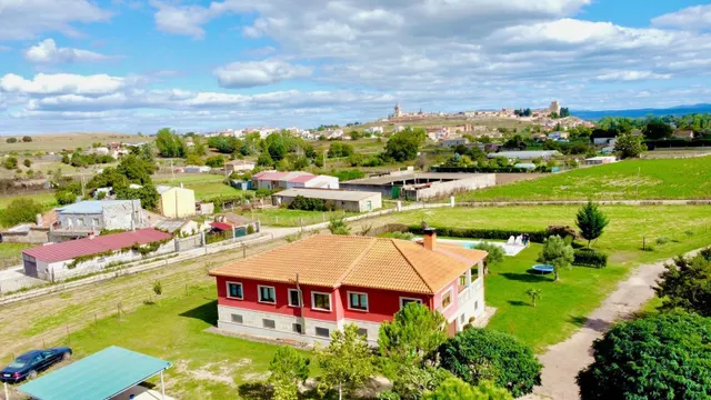 Urbis te ofrece un chalet en venta en Ciudad Rodrigo, Salamanca. — 3
