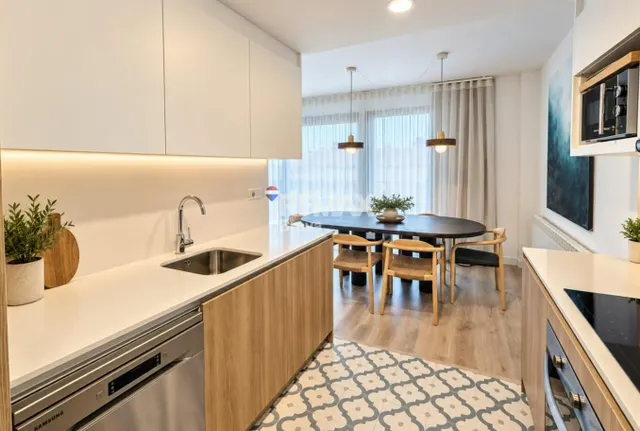 GIA46AC - Girona centro | Piso moderno en el centro de Girona con balcón, parking y trastero — 10