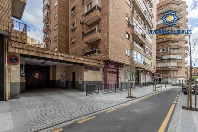 Plaza de Garaje en Arabial — 10