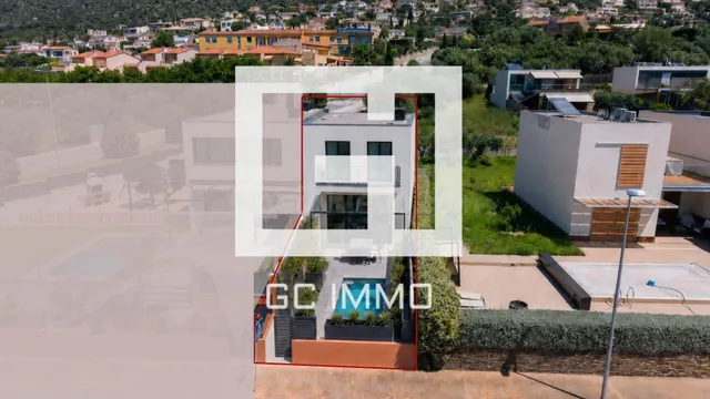 CASA DE OBRA NUEVA CON PISCINA Y INCREIBLES VISTAS