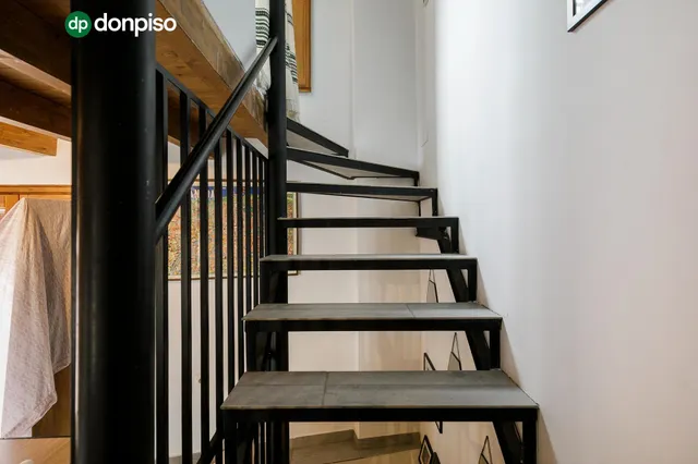 Casa unifamiliar reformada. — 19