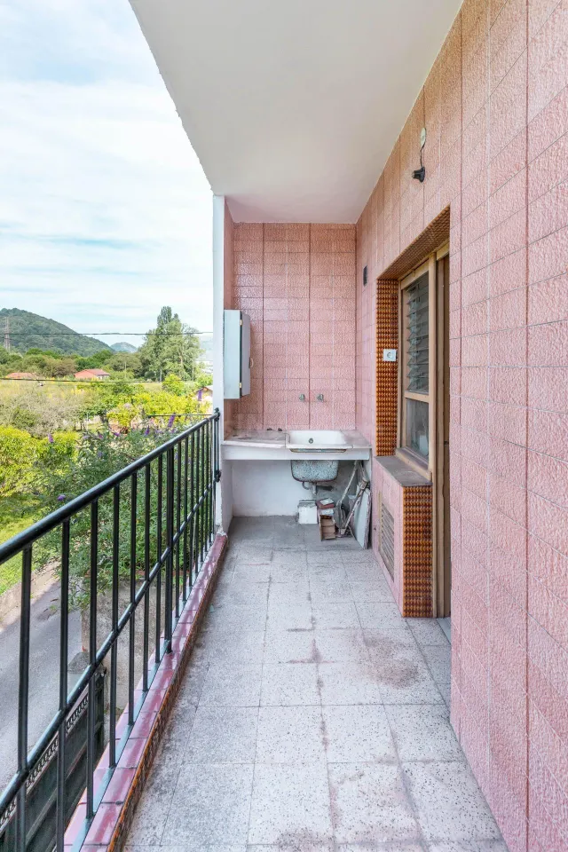 Piso 1º totalmente reformado de 89m2 con garaje y terraza en - foto 4