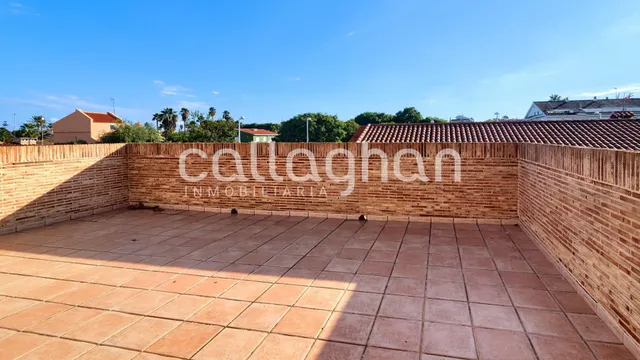 Villa en venta en Playa Almardà — 17