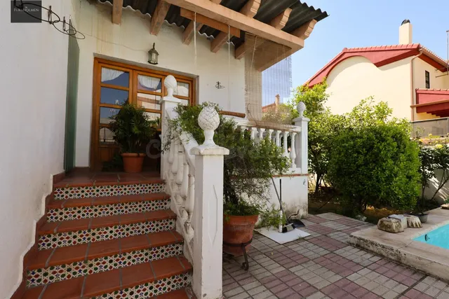 Chalet independiente con piscina en Híjar, Las Gabias — 2