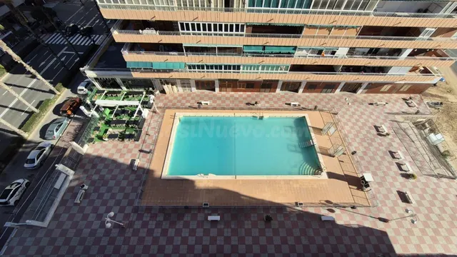 ¡SUPER PRECIO! APARTAMENTO EN PRIMERA LINEA DE PLAYA CON VISTAS AL MAR + PISCINA COMUNITARIA — 2