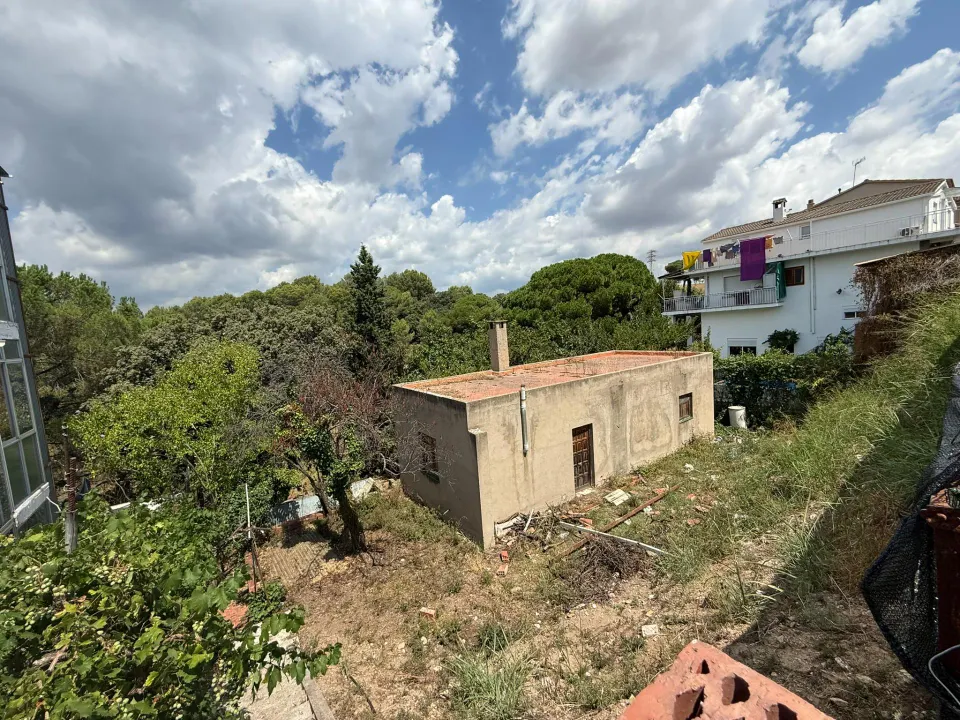 "Tu próximo proyecto empieza aquí: parcela urbanizada en Polinyà con gran potencial"