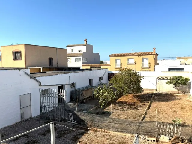 CASA DE PUEBLO CON GRAN PARCELA DE 636 m2, GARAJE Y MUCHAS POSIBILIDADES EN LAS NORIAS, EL EJIDO — 2