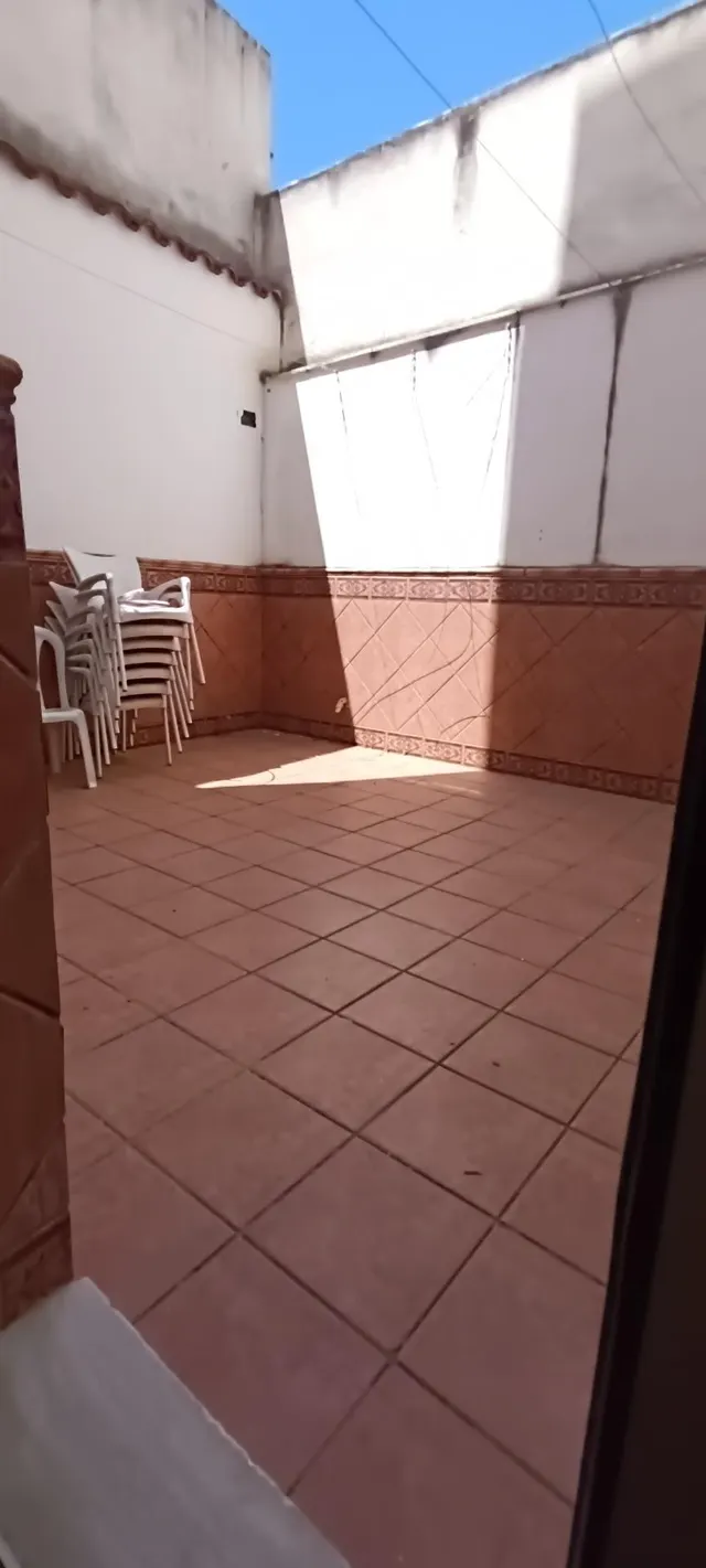 BAR CAFETERÍA — 14