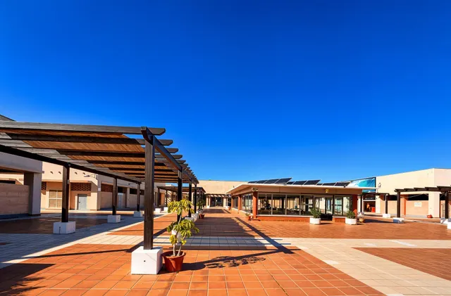 LOCAL COMERCIAL EN EL NOVO SANCTI PETRI — 23