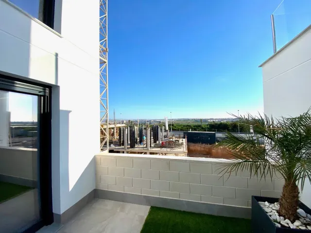 SOL8VIDAL SELLS VILLA IN TORREVIEJA — 9