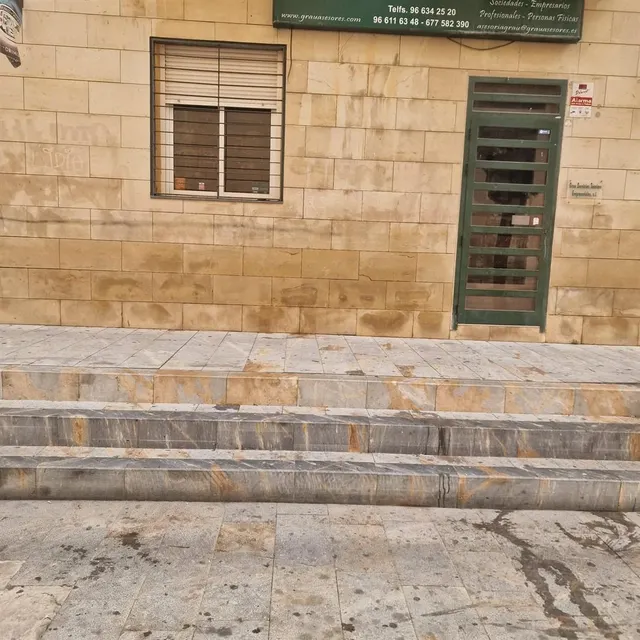 LOCAL COMERCIAL FRENTE A COLEGIO SANTO DOMINGO - ORIHUELA - — 22