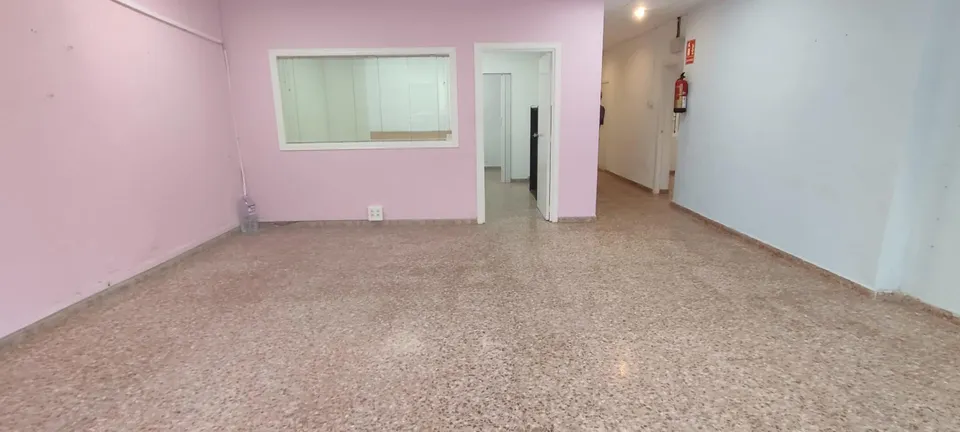 Amplio Local Comercial en Ciudad de Asís, Alicante - Oportunidad Única