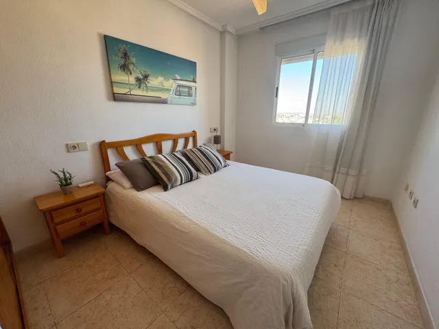 Apartamento con vistas despejadas y piscina — 23