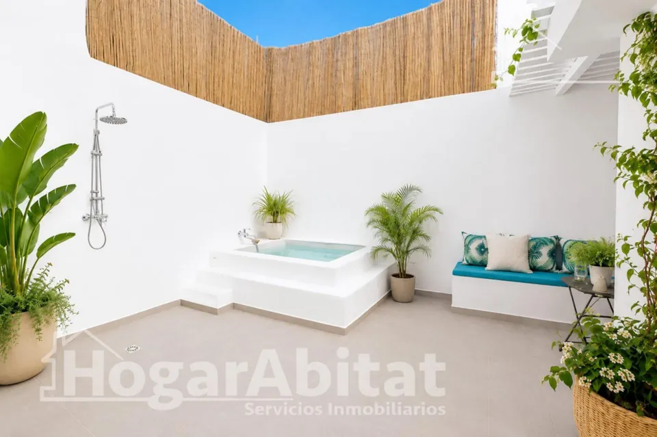 REFORMADA Y ACOGEDORA CON BUHARDILLA Y TERRAZA