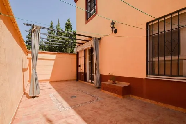CASA PAREADA EN ALHENDÍN, GRANADA — 30