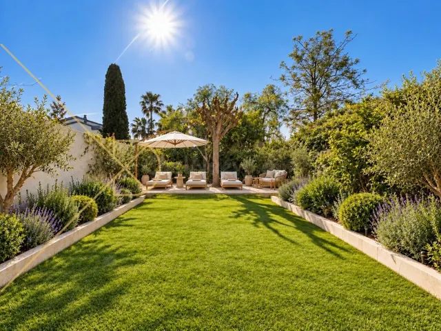 Exclusivo Chalet Adosado en Venta | Elegancia, Confort y Pri - foto 3