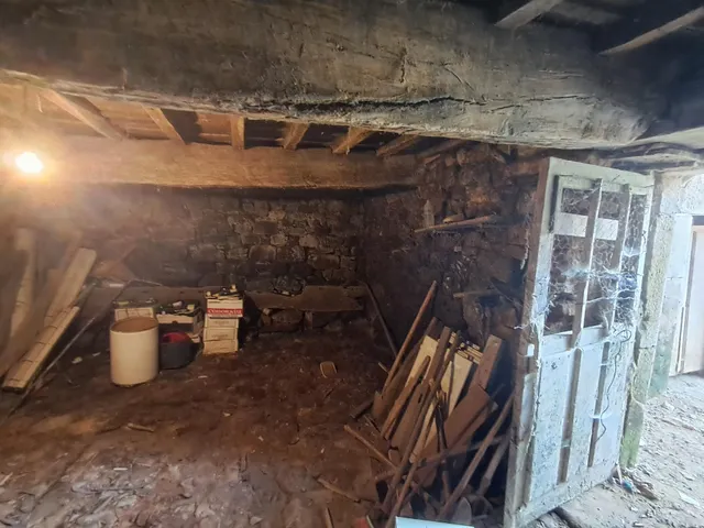 CASA DE PIEDRA EN ZONA RURAL — 48