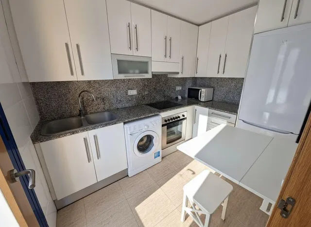 Apartamento todo exterior con parking y trastero. — 16