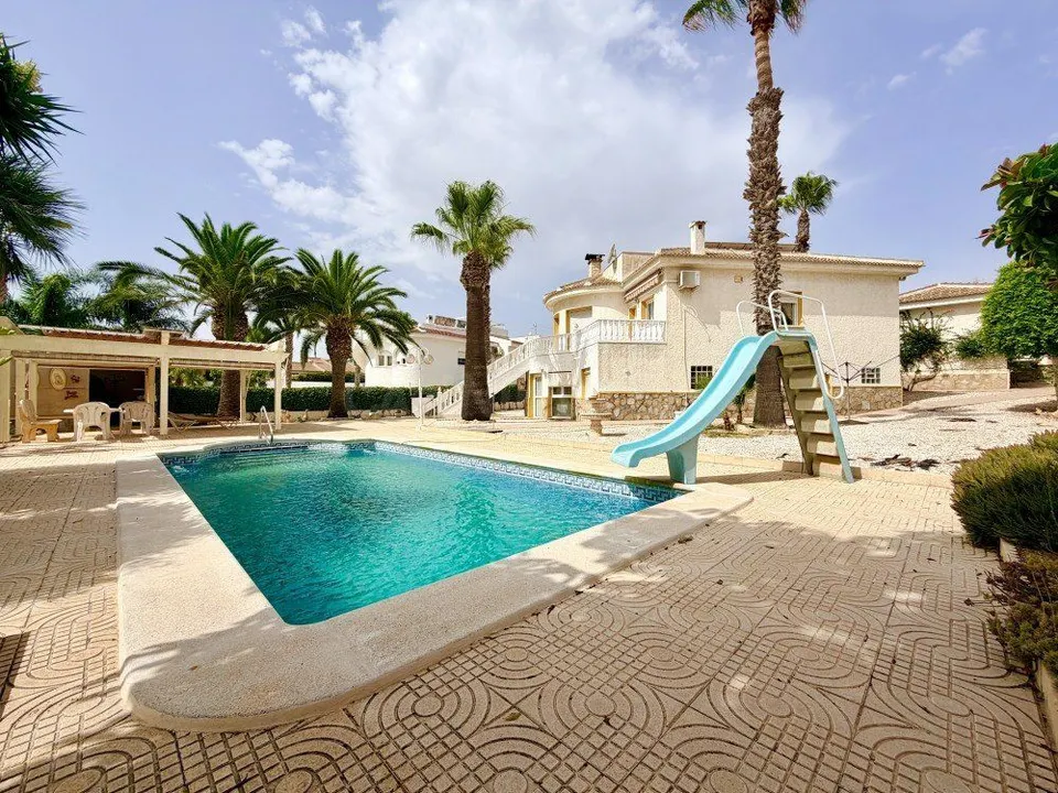 Villa 5 habitaciones 280m² en venta - La Marquesa