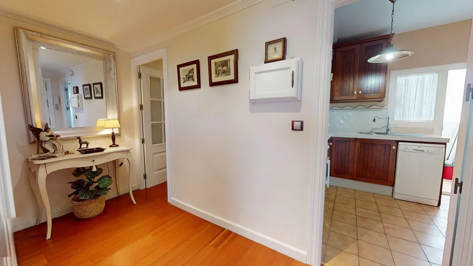 Magnifica vivienda de 4 dormitorios, convertida en 3 dormitorios, con dos baños, vestidor y terraza
