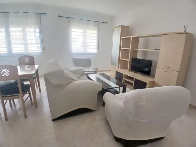 Acogedor Apartamento en Alquiler en Plaza Arenal, Alcázar de - foto 2